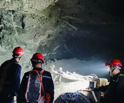 西溝鐵礦｜織密安全防護(hù)網(wǎng)，護(hù)航全年“零傷亡”